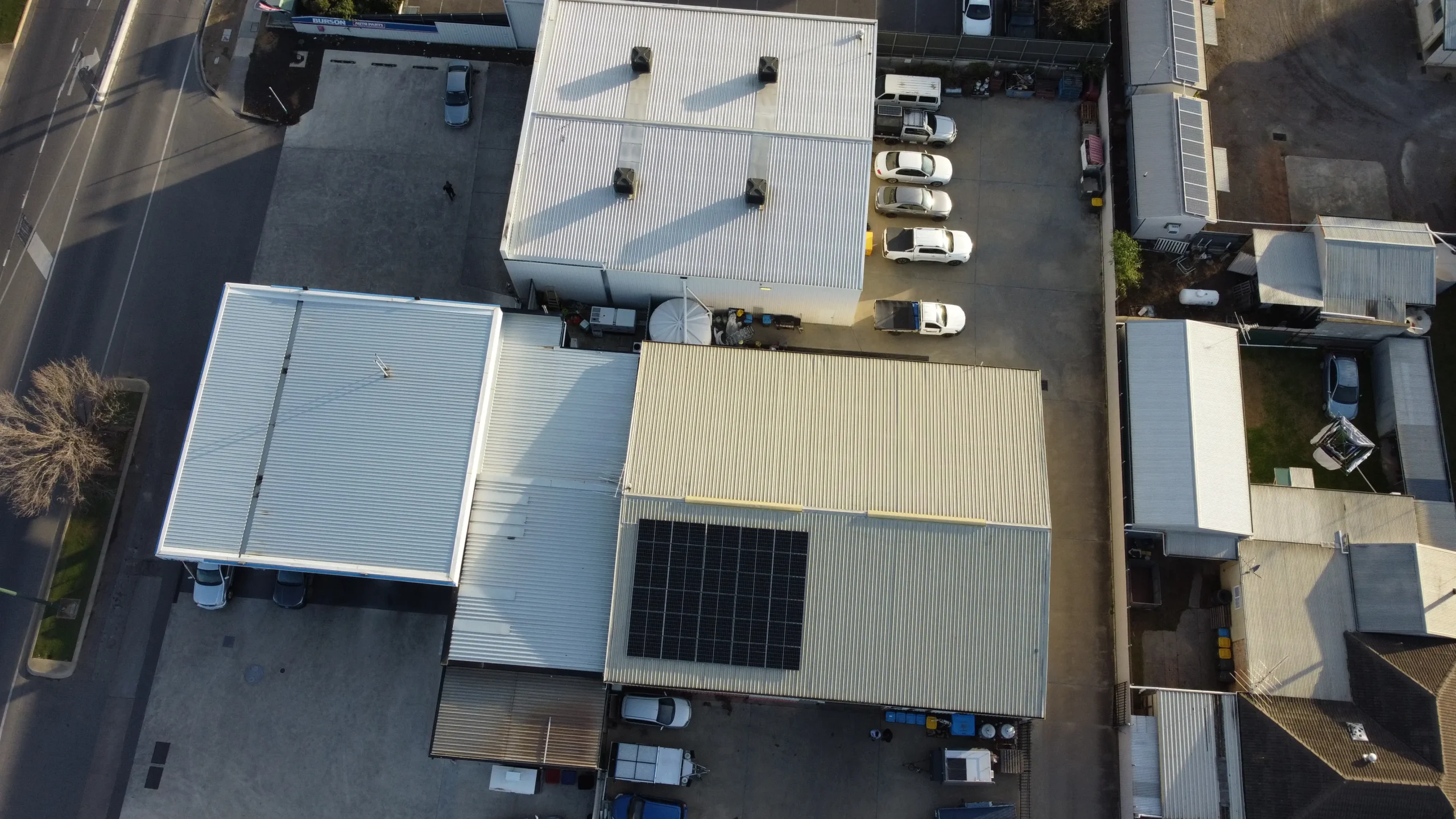 Solaring home battery installation