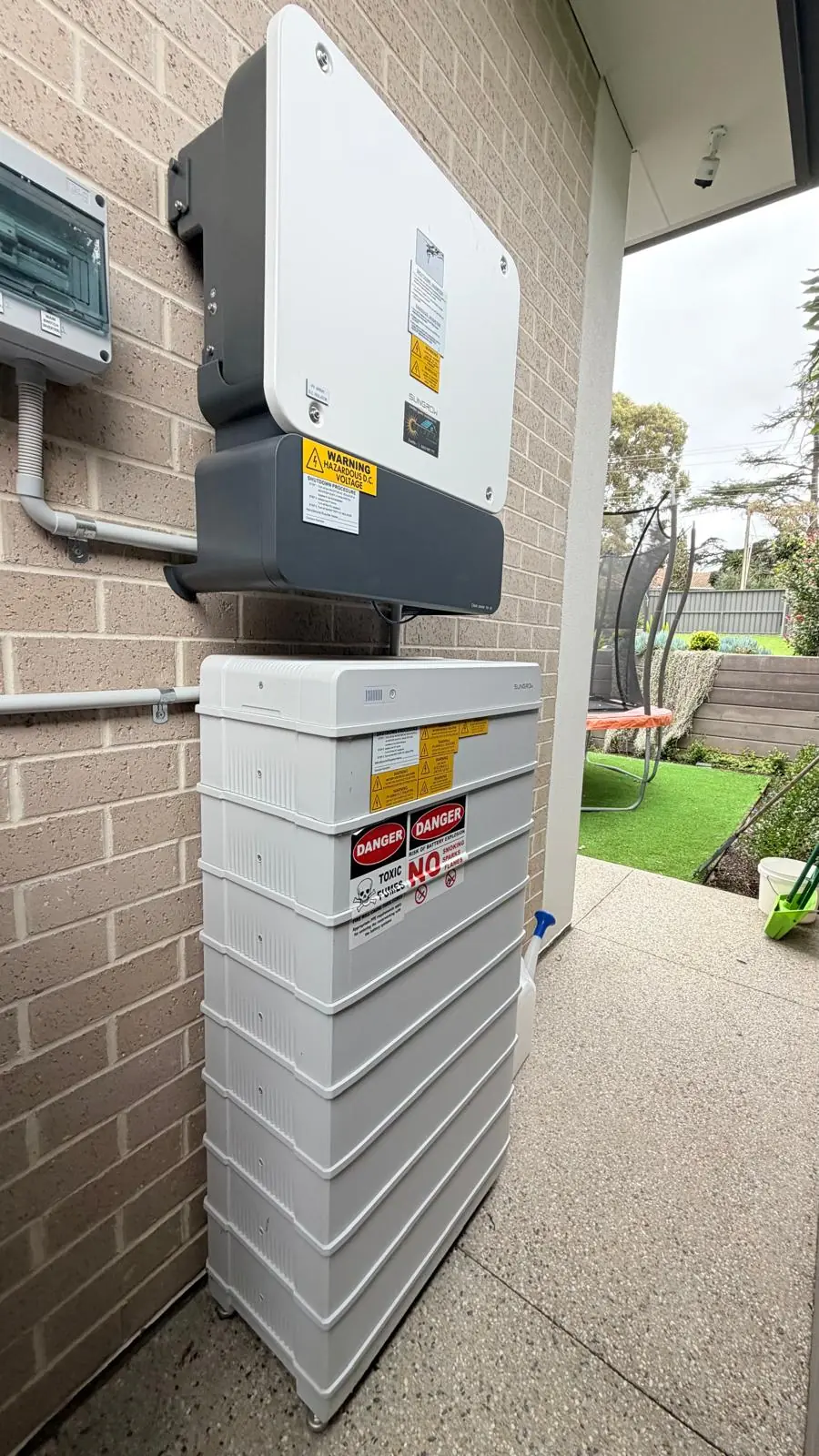 Sungrow battery and inverter installation
