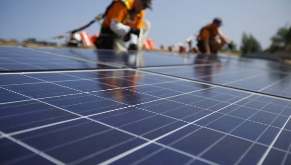 Pros-and-Cons-of-installing-Solar-Panels-in-your-home Pros-and-Cons-of-installing-Solar-Panels-in-your-home